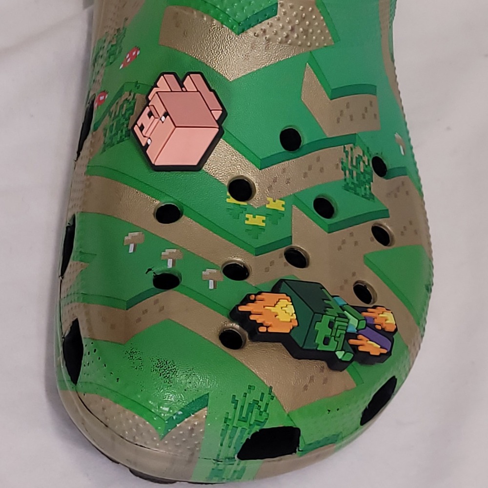 Crocs Minecraft Classic Clog Green Multi Video Game Mens Size 11 Jibbitz Charms - Picture 6 of 13